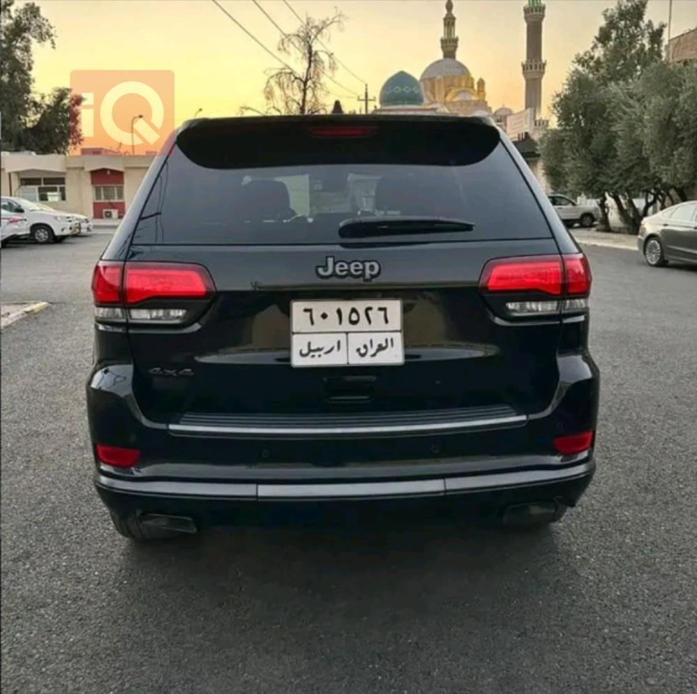 جیپ گراند شیرۆکی